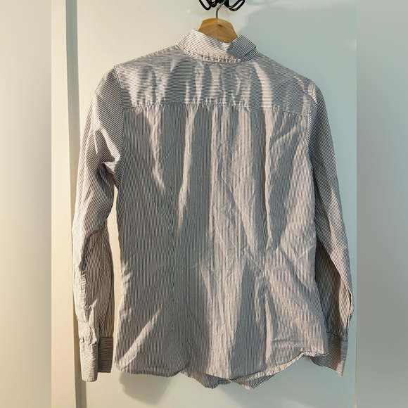 Gap Women’s Button Down Fitted Size 8 - Picture 5 of 7
